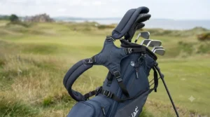 Close-up of the premium, foam-padded dual strap system on the navy Titleist Players 4 stand bag, showcasing the ergonomic design for comfortable carrying.