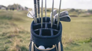 Organised club divider top on a lightweight ladies golf bag to prevent shafts from tangling.